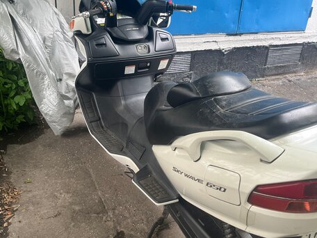 2002 Suzuki Burgman (SkyWave) 650, белый, 510000 рублей, вид 2