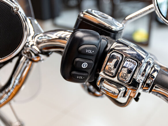 2008 Harley-Davidson Fat Boy, золотистый, 1300000 рублей - вид 15