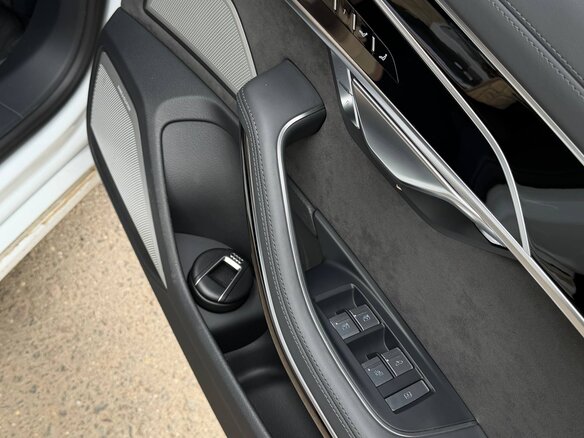 2020 Audi A8 55 TFSI IV (D5), белый, 6100000 рублей - вид 24