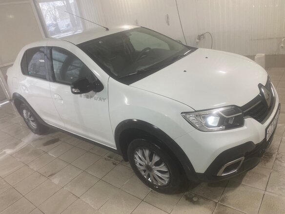 2019 Renault Logan Stepway II Рестайлинг, белый, 1250000 рублей - вид 1