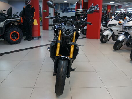 2021 Yamaha MT-09 (FZ-09), чёрный, 1053000 рублей, вид 4
