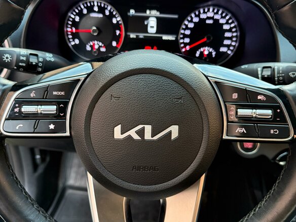 2022 Kia Cerato IV, чёрный, 2220000 рублей - вид 7