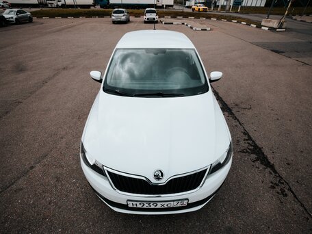 2018 Skoda Rapid I Рестайлинг, белый, 600000 рублей, вид 2