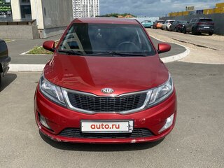 2013 Kia Rio 5-speed III, красный, 700000 рублей, вид 2