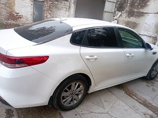 2018 Kia Optima IV Рестайлинг, белый, 1650000 рублей, вид 2