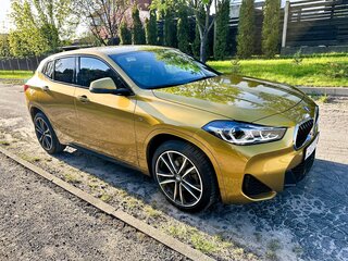 2022 BMW X2 sDrive18i I (F39), золотистый, 3150000 рублей, вид 2
