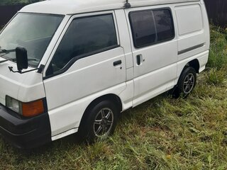 1999 Mitsubishi Delica III, белый, 650000 рублей, вид 1