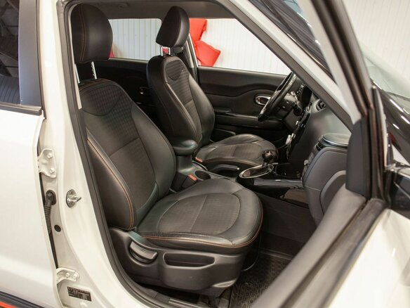 2016 Kia Soul II Рестайлинг, белый, 1560000 рублей - вид 31