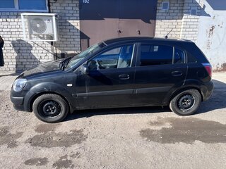 2006 Kia Rio II, чёрный, 370000 рублей, вид 4