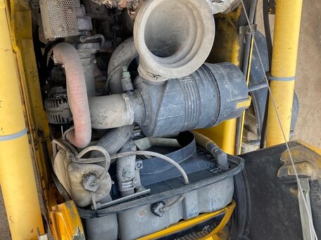 2012 Komatsu WB93R-5, 4100000 рублей, вид 5