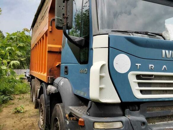 2007 Iveco Trakker, синий, 2000000 рублей - вид 2