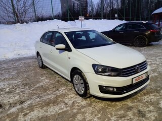 2015 Volkswagen Polo V Рестайлинг, белый, 530000 рублей, вид 4