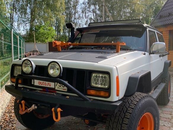1990 Jeep Cherokee II (XJ), белый