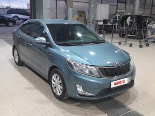 2013 Kia Rio 4-speed III, голубой, 850000 рублей, вид 3