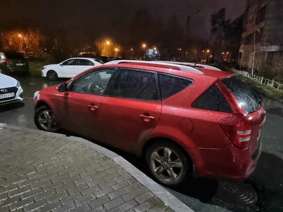 2011 Kia Ceed I Рестайлинг, красный, 750000 рублей