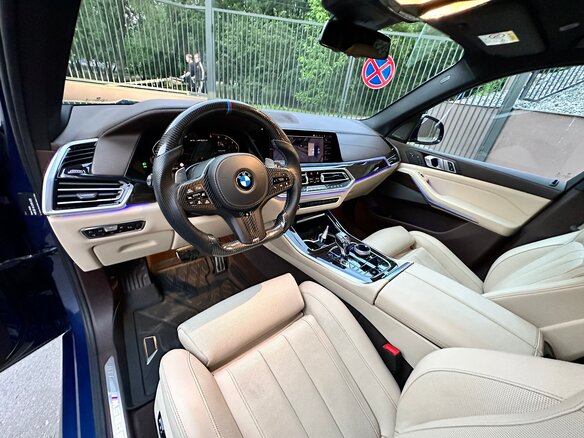 2019 BMW X5 M50d IV (G05/G18), синий, 6500000 рублей - вид 5