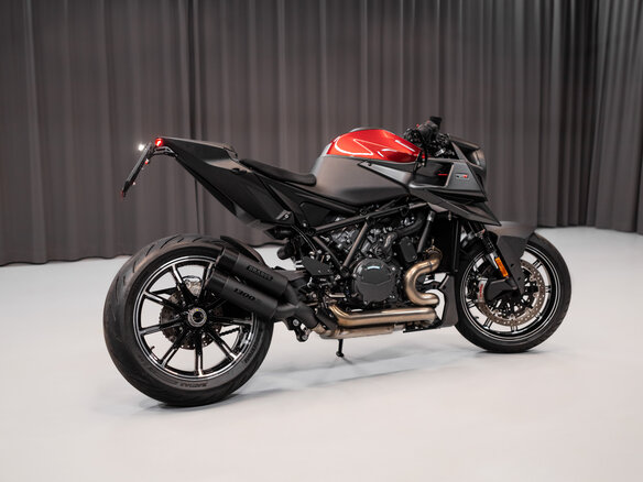 2022 KTM 1290 Super Duke R, красный - вид 3