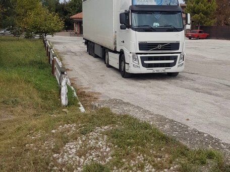 2011 Volvo FH, белый, 9000000 рублей, вид 2