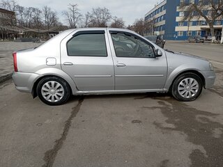 2012 Renault Logan I Рестайлинг, серебристый, 430000 рублей, вид 2