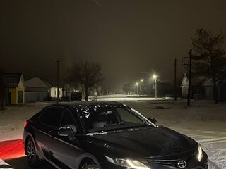 2021 Toyota Camry VIII (XV70) Рестайлинг, чёрный, 2700000 рублей, вид 1