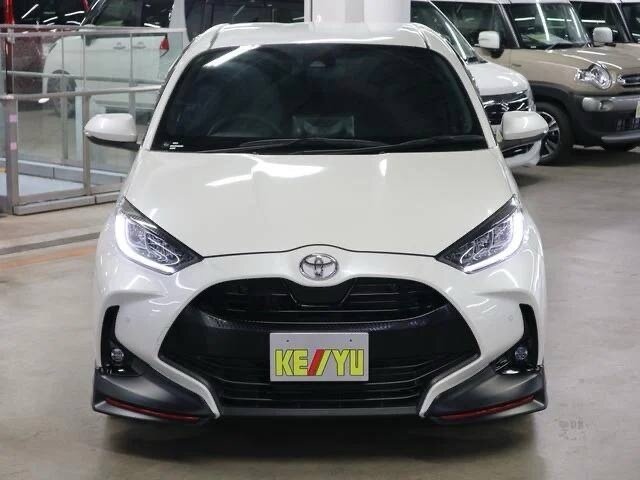 Открыть фотографии: Toyota Yaris IV