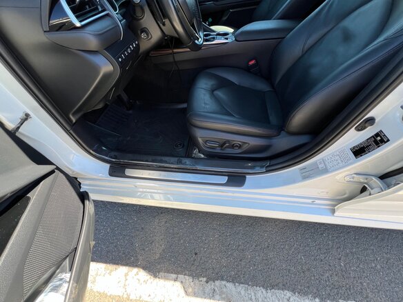 2019 Toyota Camry VIII (XV70), белый, 3900000 рублей - вид 10