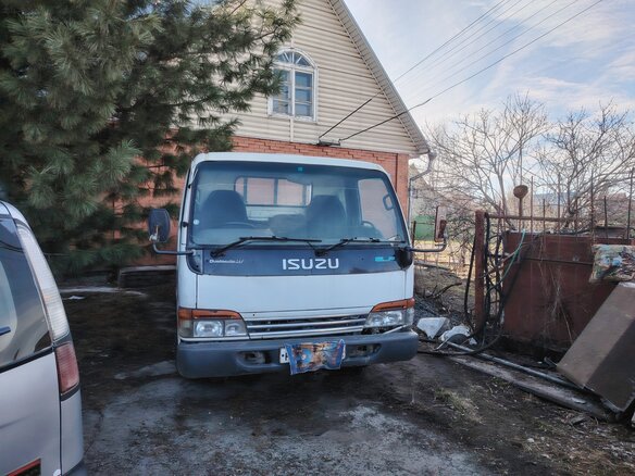 2001 Isuzu Elf (N-series), белый, 1200000 рублей