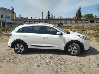 2017 Kia Niro I, белый, 1181997 рублей, вид 3