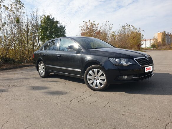 2013 Skoda Superb DSG II Рестайлинг, чёрный, 1280000 рублей - вид 1