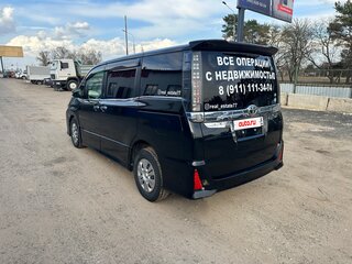2016 Toyota Voxy III (R80), чёрный, 1740000 рублей, вид 4