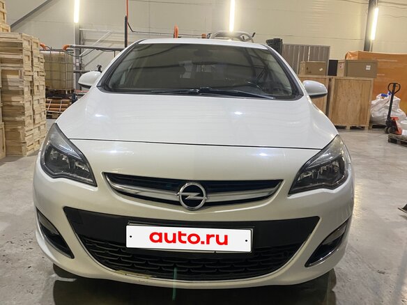 2014 Opel Astra J Рестайлинг, белый, 850000 рублей - вид 2