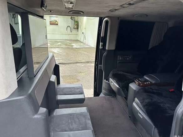 2012 Volkswagen Multivan T5 Рестайлинг, чёрный, 2750000 рублей - вид 10
