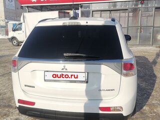 2012 Mitsubishi Outlander III, белый, 1500000 рублей, вид 3