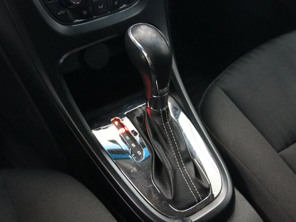 2010 Opel Astra J, белый - вид 10