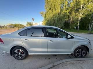 2014 Volkswagen Polo V, серебристый, 850000 рублей, вид 2