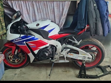 2014 Honda CBR 1000 RR/RA Fireblade, красный, 1100000 рублей, вид 4