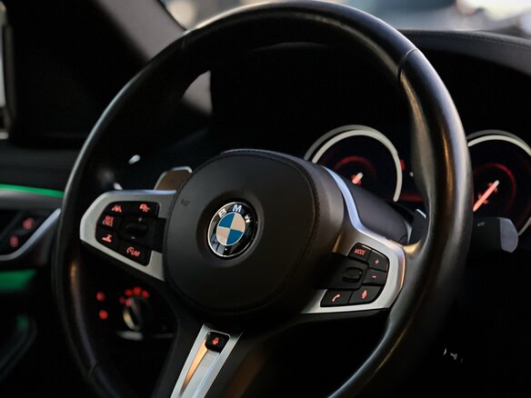 2018 BMW 5 серии 530i xDrive VII (G30/G31/G38), белый, 4575000 рублей - вид 30
