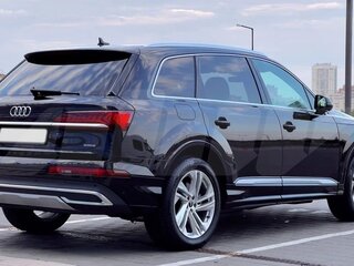 2020 Audi Q7 45 TFSI II (4M) Рестайлинг, чёрный, 4484409 рублей, вид 5