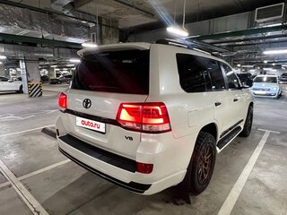 2016 Toyota Land Cruiser 200 Series Рестайлинг 2, белый, 4900000 рублей, вид 5