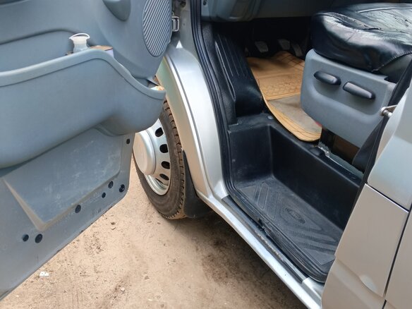 2010 Ford Transit, серебристый, 1250000 рублей - вид 3