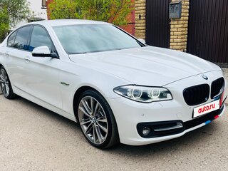 2016 BMW 5 серии 520d VI (F10/F11/F07) Рестайлинг, белый, 2900000 рублей, вид 4