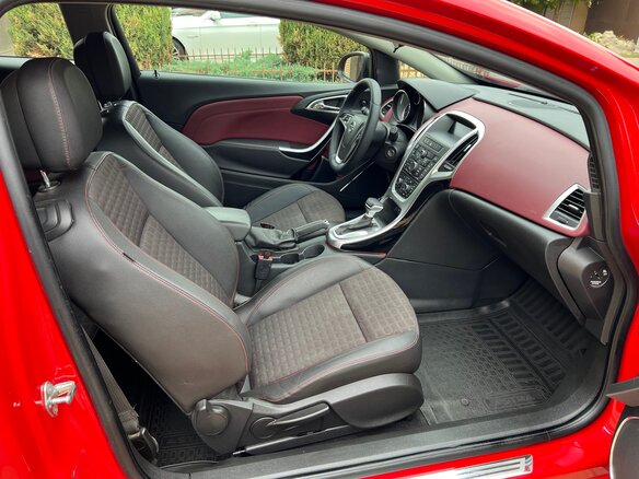 2013 Opel Astra GTC J Рестайлинг, красный, 899999 рублей - вид 17