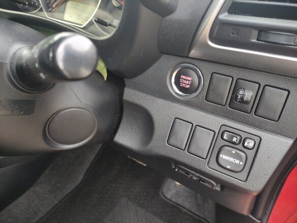 2012 Toyota Ractis II, красный, 999999 рублей - вид 28