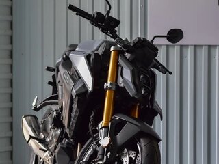 2022 Suzuki GSX-S 1000, серебристый, 1400000 рублей, вид 2