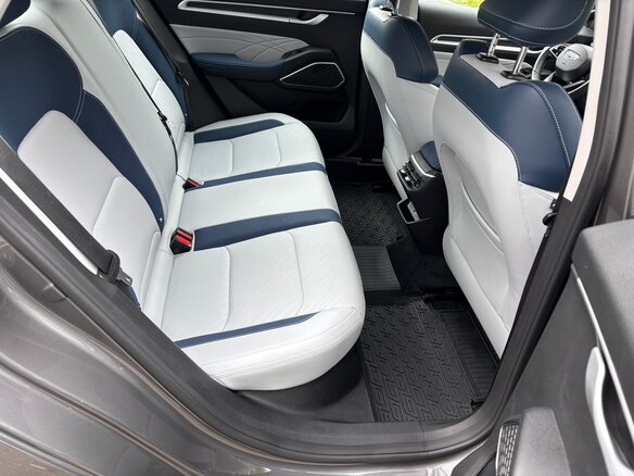 2023 Geely Emgrand II, серый, 1300000 рублей - вид 10