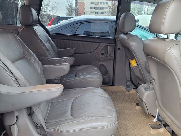 2005 Toyota Sienna II, красный, 1299000 рублей - вид 10