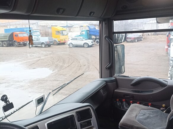 2003 Renault Magnum, белый - вид 12
