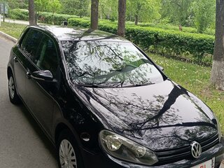 2010 Volkswagen Golf VI, чёрный, 820000 рублей, вид 2