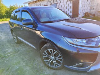 2018 Mitsubishi Outlander III Рестайлинг 2, синий, 1990000 рублей, вид 4