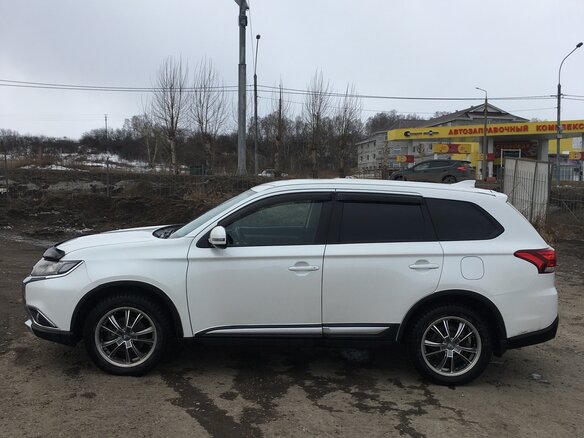 2018 Mitsubishi Outlander III Рестайлинг 2, белый - вид 7